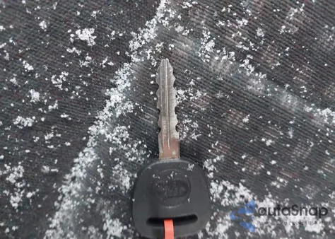 2001 Chevrolet S-10 Ls из США, поврежденный, VIN 1GCDT19W71K136511